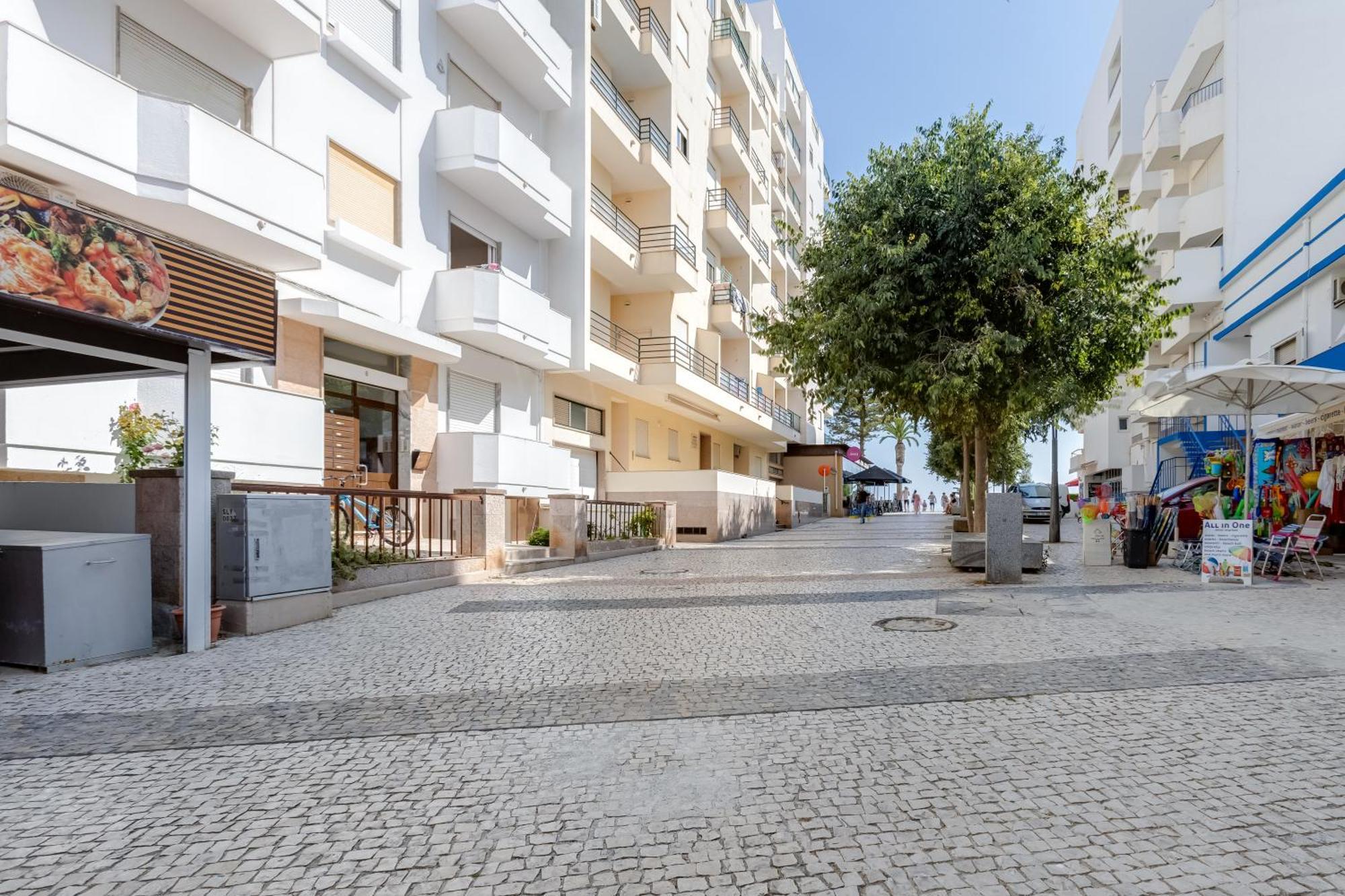T2 Rosa Dos Ventos, A/C & Terrace - Casas & Papeis Daire Armação de Pêra Dış mekan fotoğraf